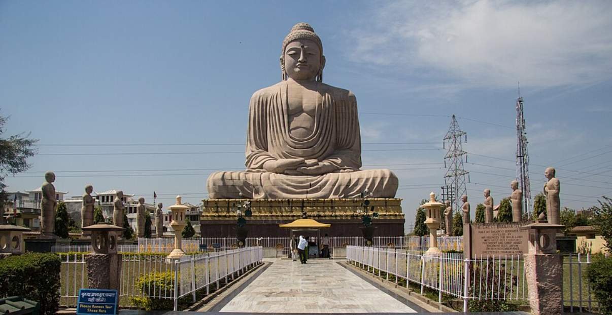 Read more about the article Bodh Gaya Travel Guide 2026: Mahabodhi Temple Timings, Monastery Hours, and Local Tips